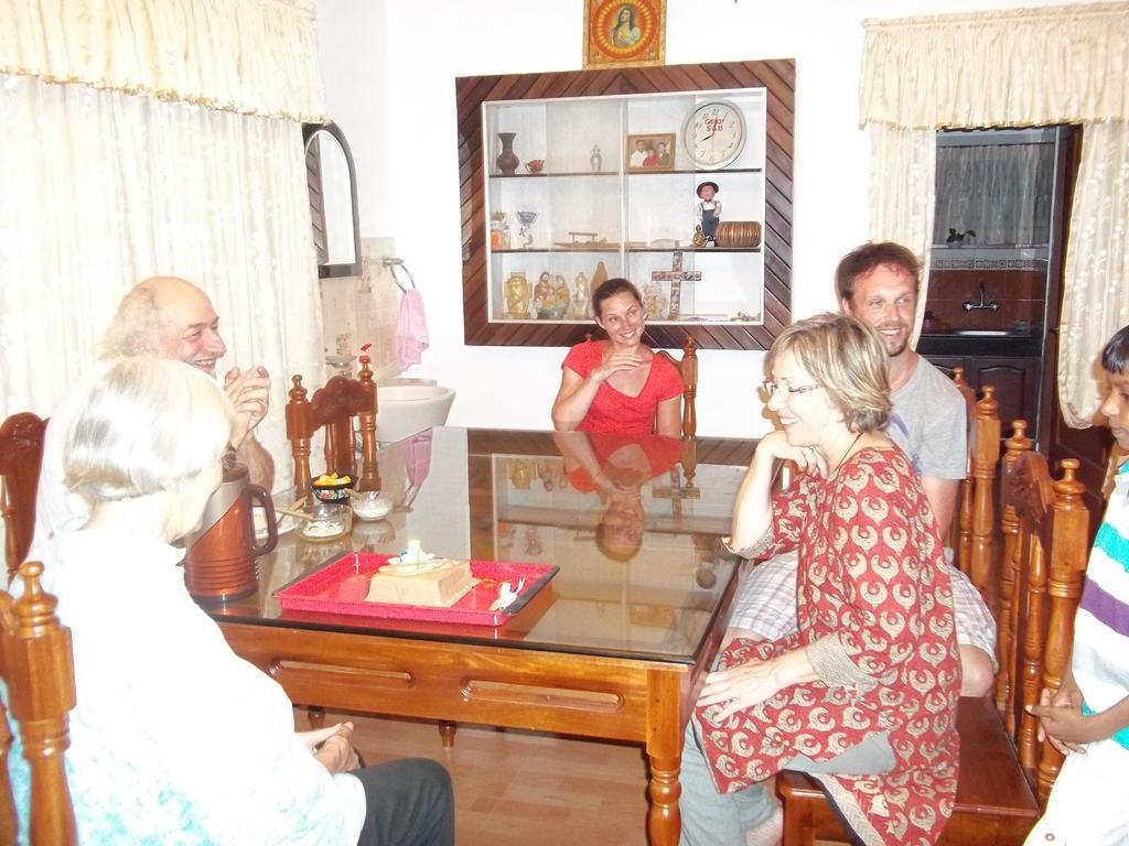 Aroma Home Stay Kochi Eksteriør billede