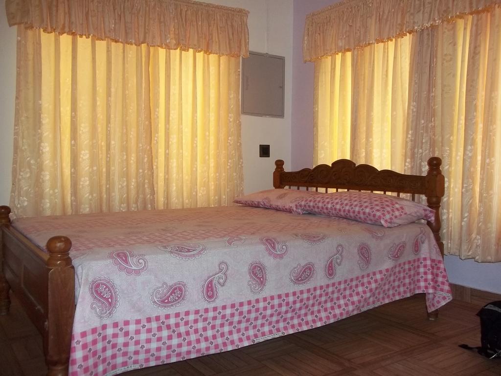 Aroma Home Stay Kochi Eksteriør billede