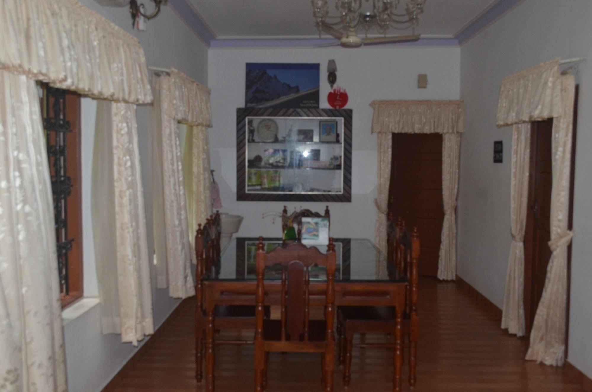 Aroma Home Stay Kochi Eksteriør billede