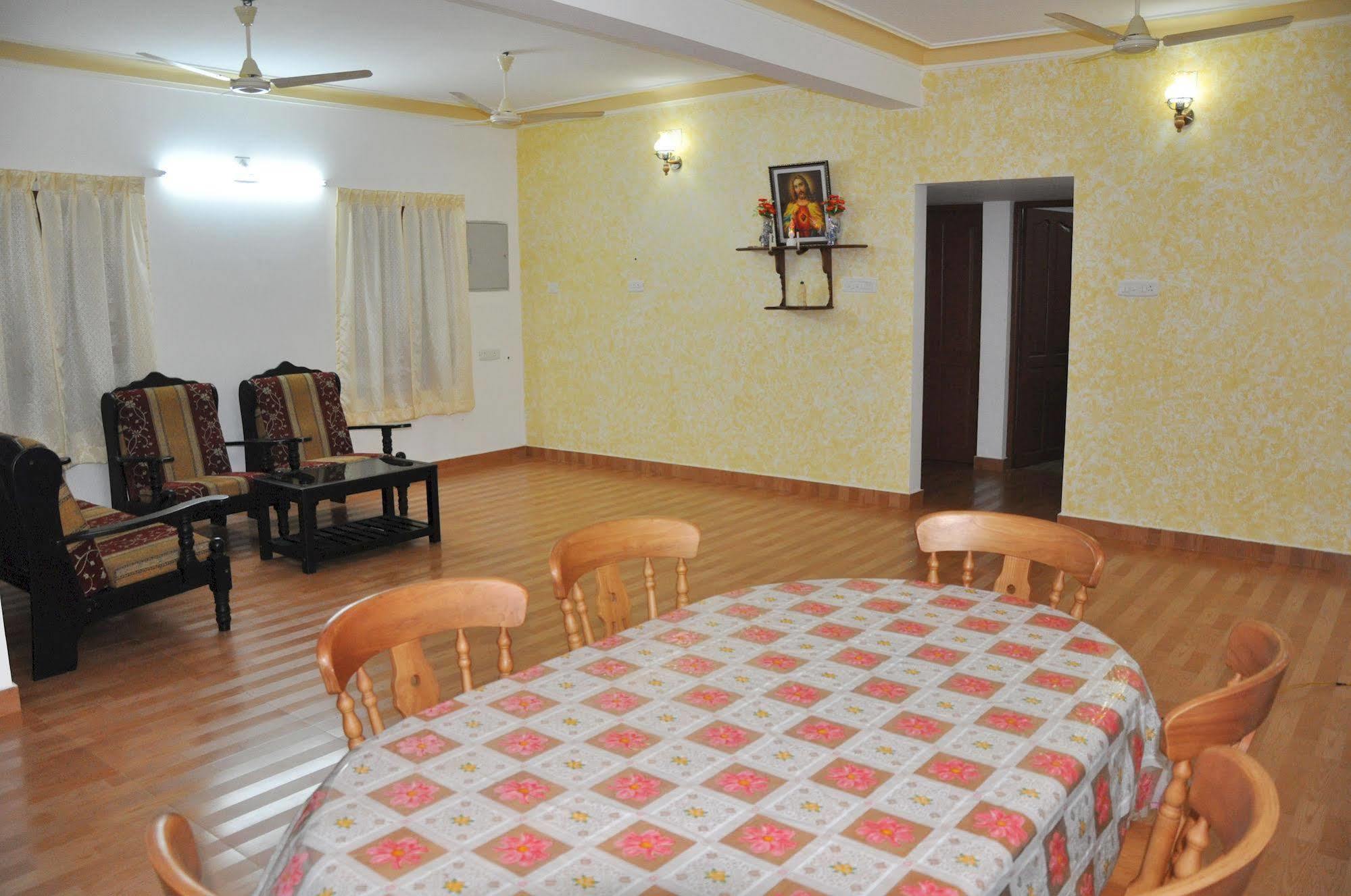Aroma Home Stay Kochi Eksteriør billede